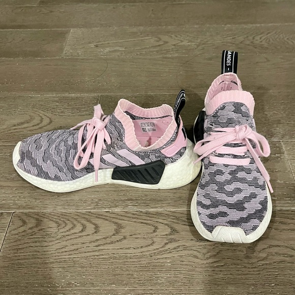 Adidas NMD R2 - Picture 2 of 2